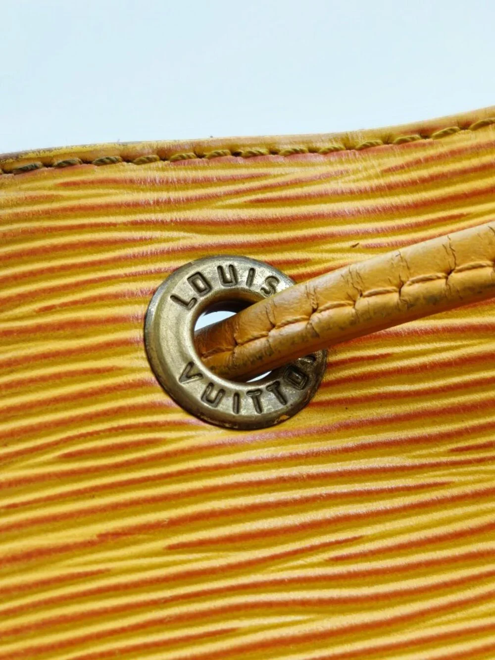 Louis Vuitton Epi Noé PM Yellow Tassil Leather Bucket Shoulder Bag